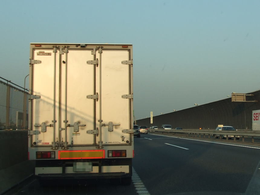 外環三郷南インター手前の渋滞