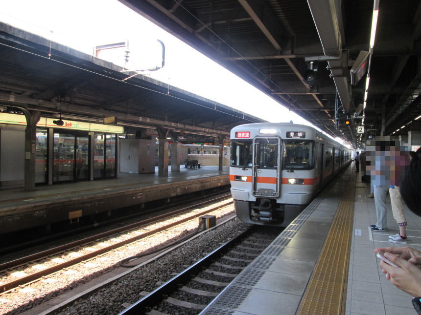 新快速豊橋行電車（名古屋駅）
