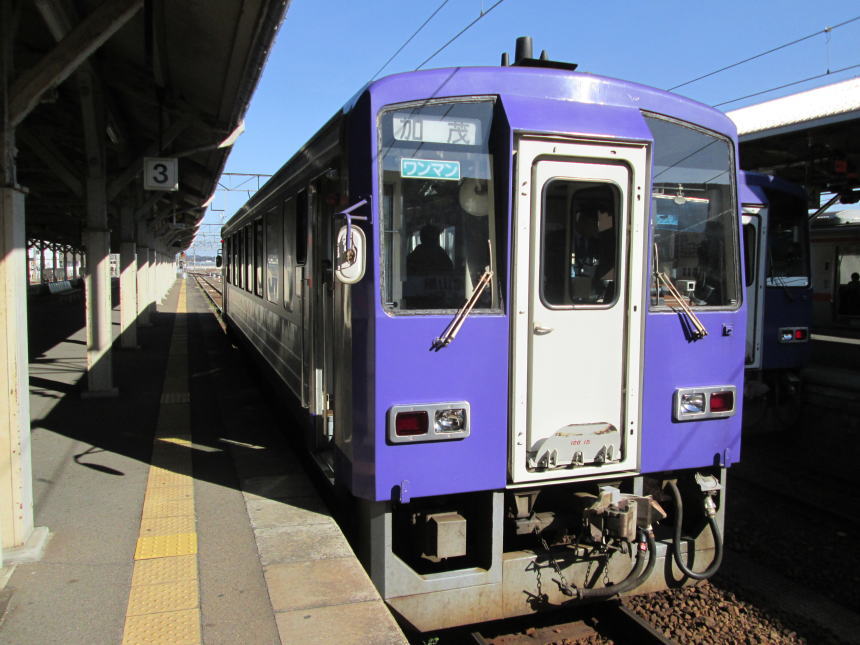 亀山駅3番ホーム