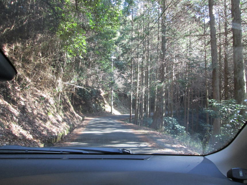 高取城址手前の山道