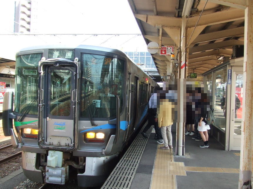 あいの風とやま鉄道4番ホーム