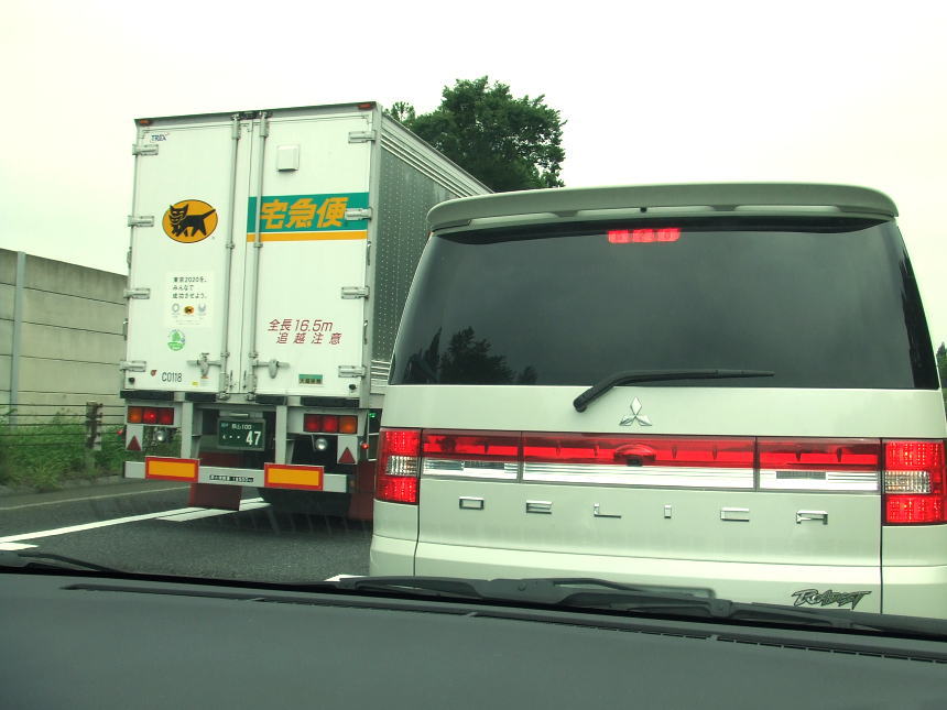 工事渋滞で停車