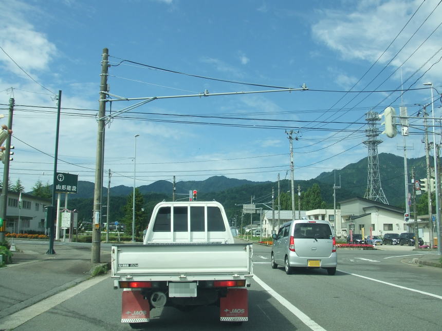 国道121号に出る交差点