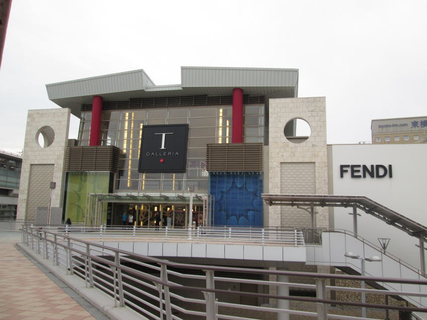 T GALLERIAモノレール側入口