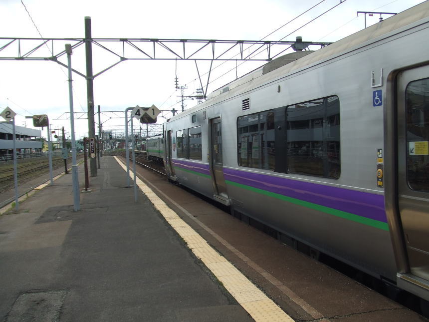 五稜郭駅到着ホーム