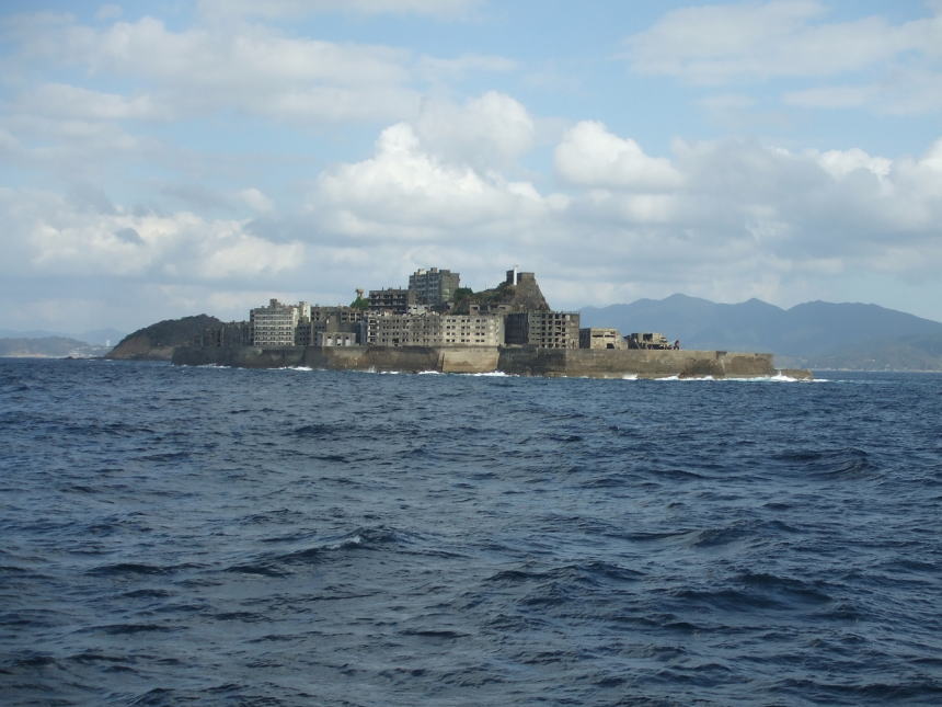 軍艦に見える角度から撮影