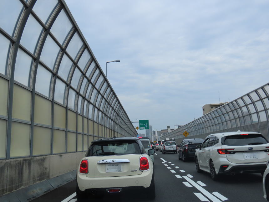 舟入インター手前の渋滞